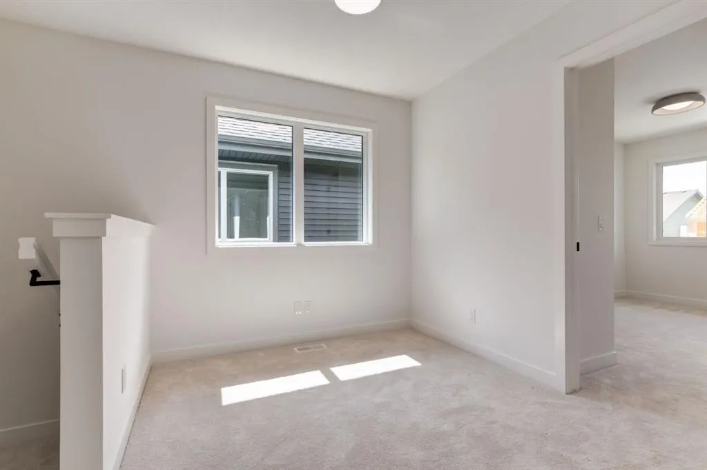 146 Belvedere Crescent SE