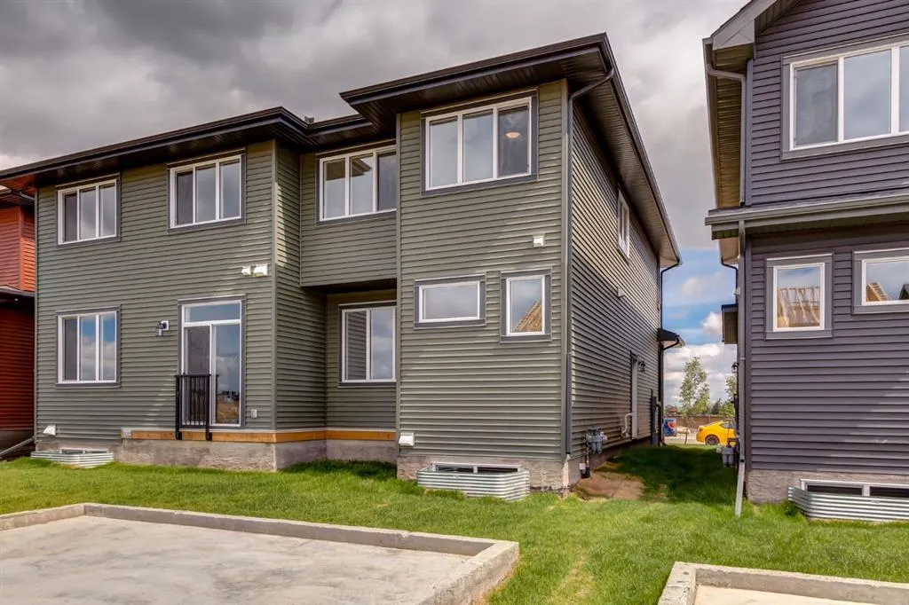 146 Belvedere Crescent SE