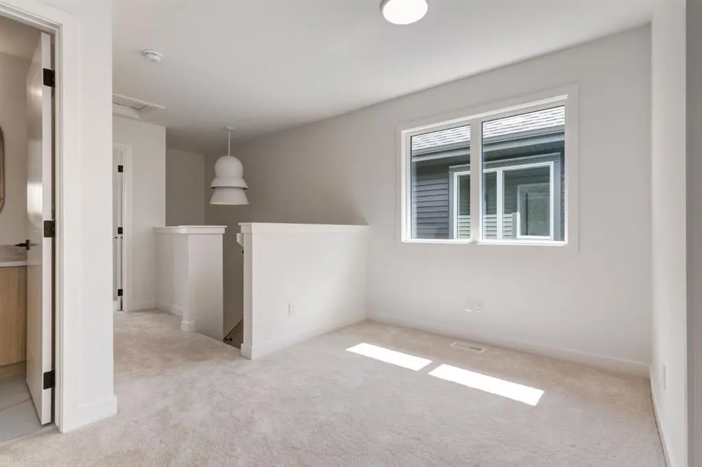 146 Belvedere Crescent SE