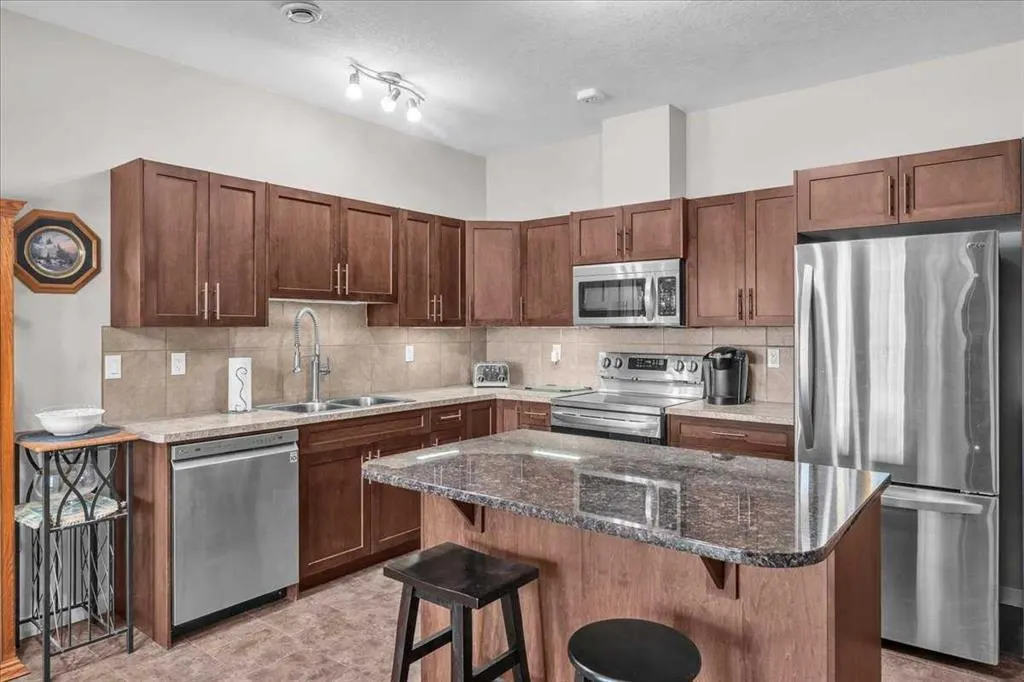 42 Sunrise Place NE
