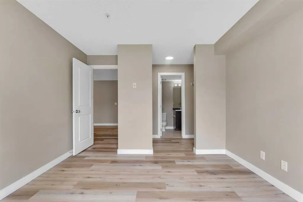195 Kincora Glen Road NW, #201
