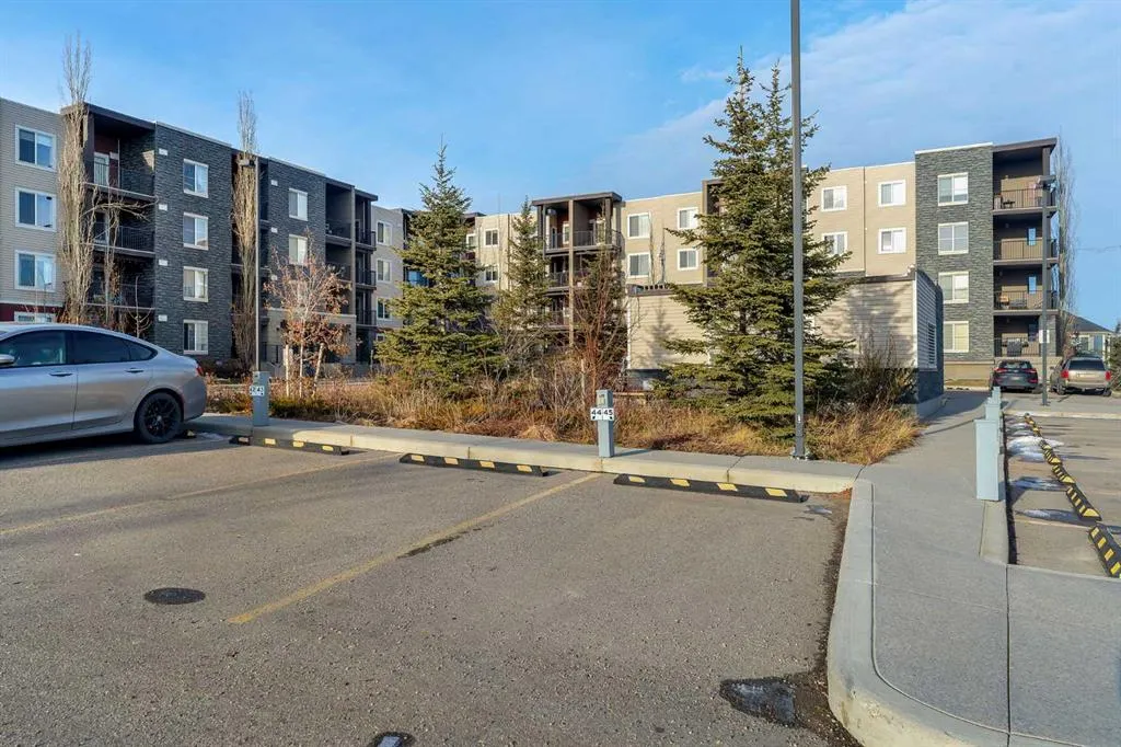 195 Kincora Glen Road NW, #201