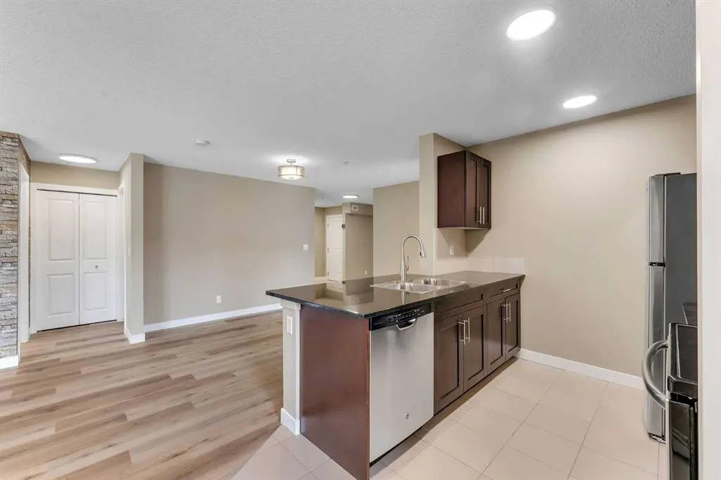 195 Kincora Glen Road NW, #201