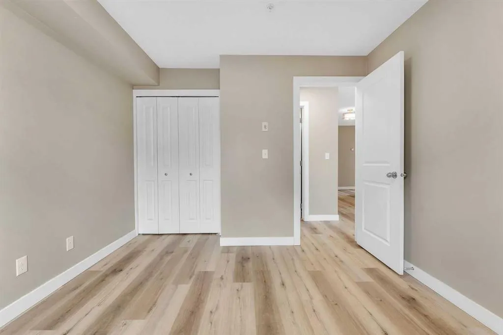 195 Kincora Glen Road NW, #201