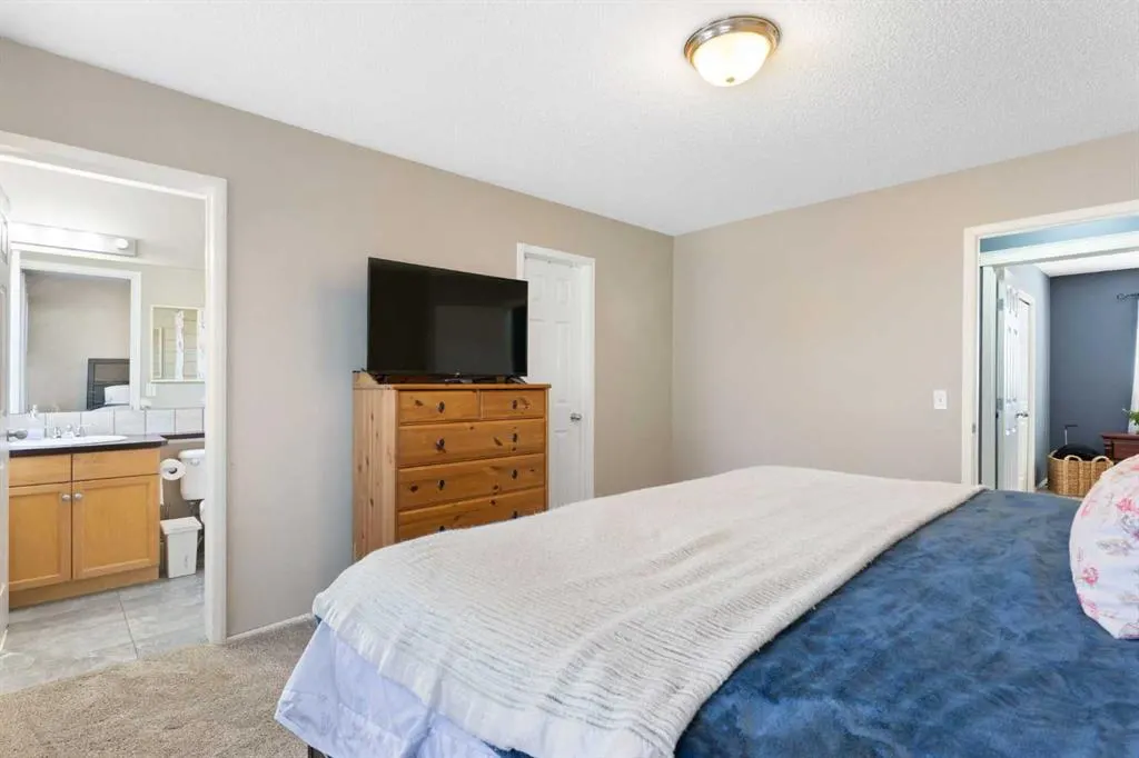 120 Covepark Crescent