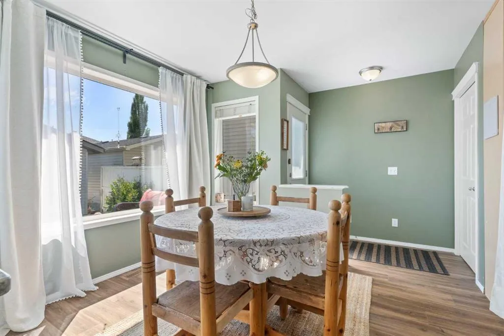 120 Covepark Crescent