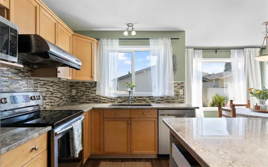 120 Covepark Crescent