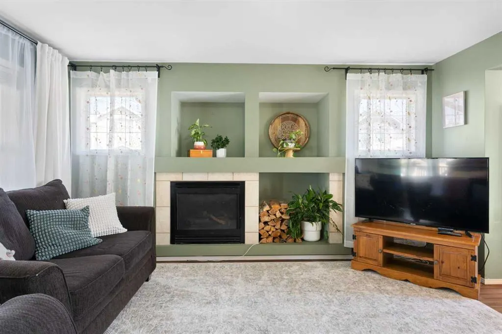 120 Covepark Crescent