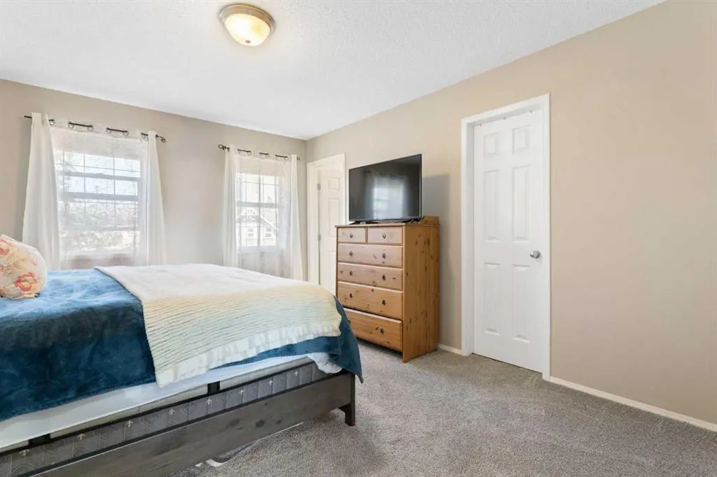 120 Covepark Crescent