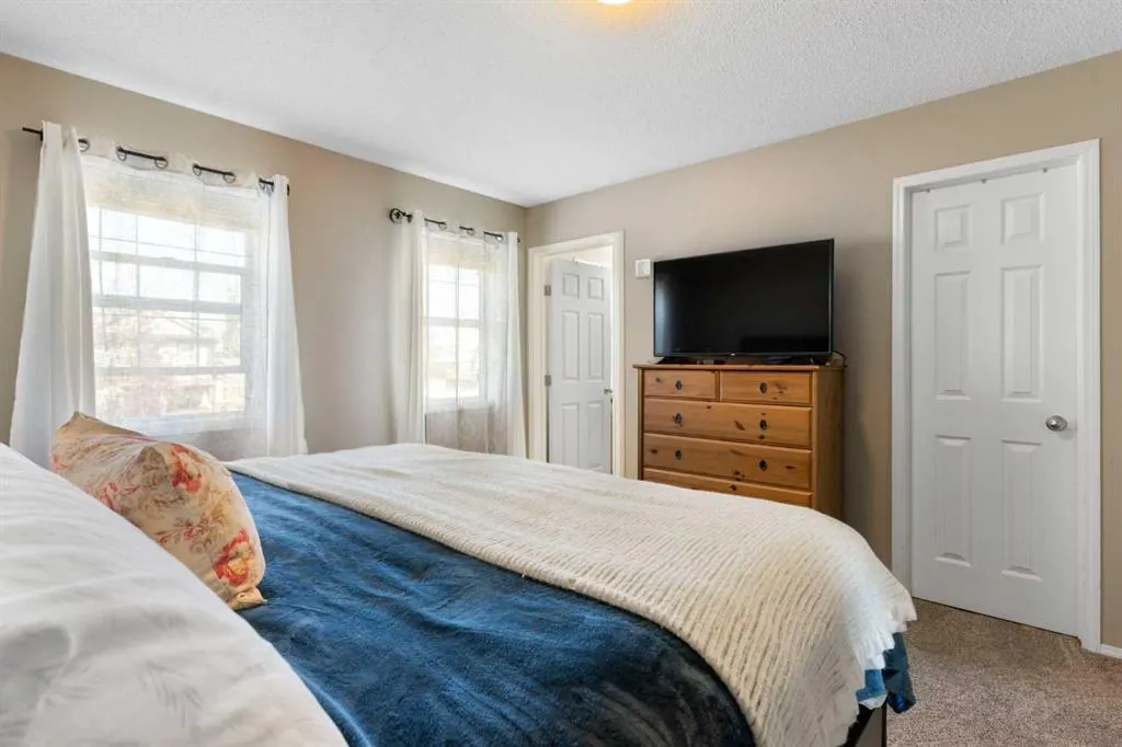 120 Covepark Crescent