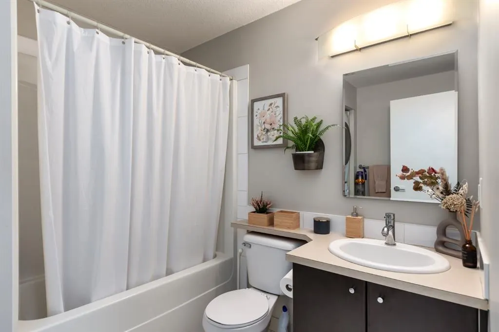 880 Centre Avenue NE, #309
