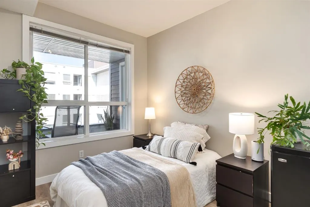 880 Centre Avenue NE, #309