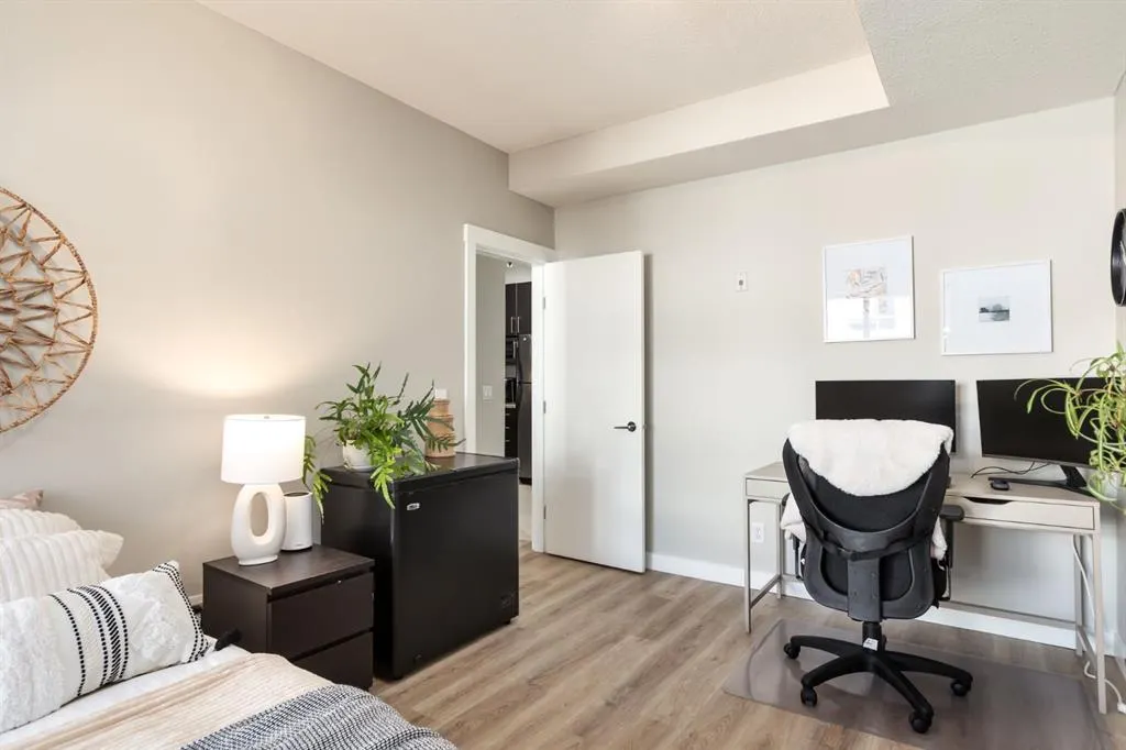 880 Centre Avenue NE, #309