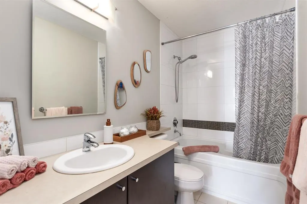 880 Centre Avenue NE, #309