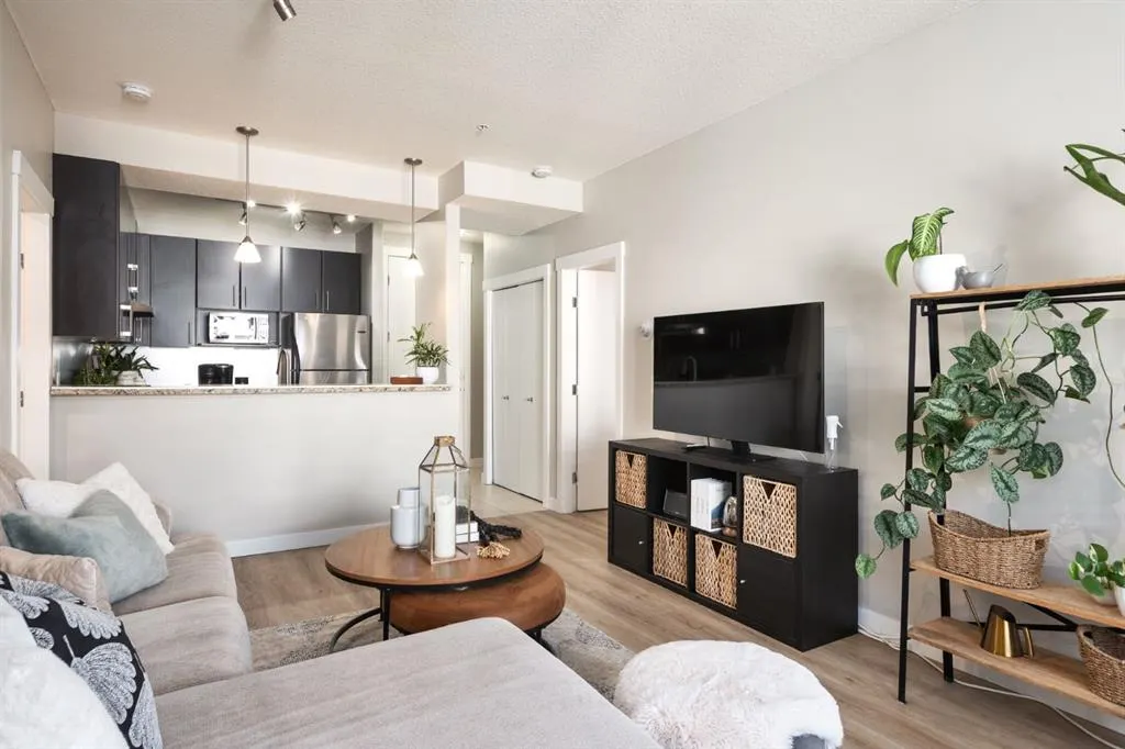 880 Centre Avenue NE, #309