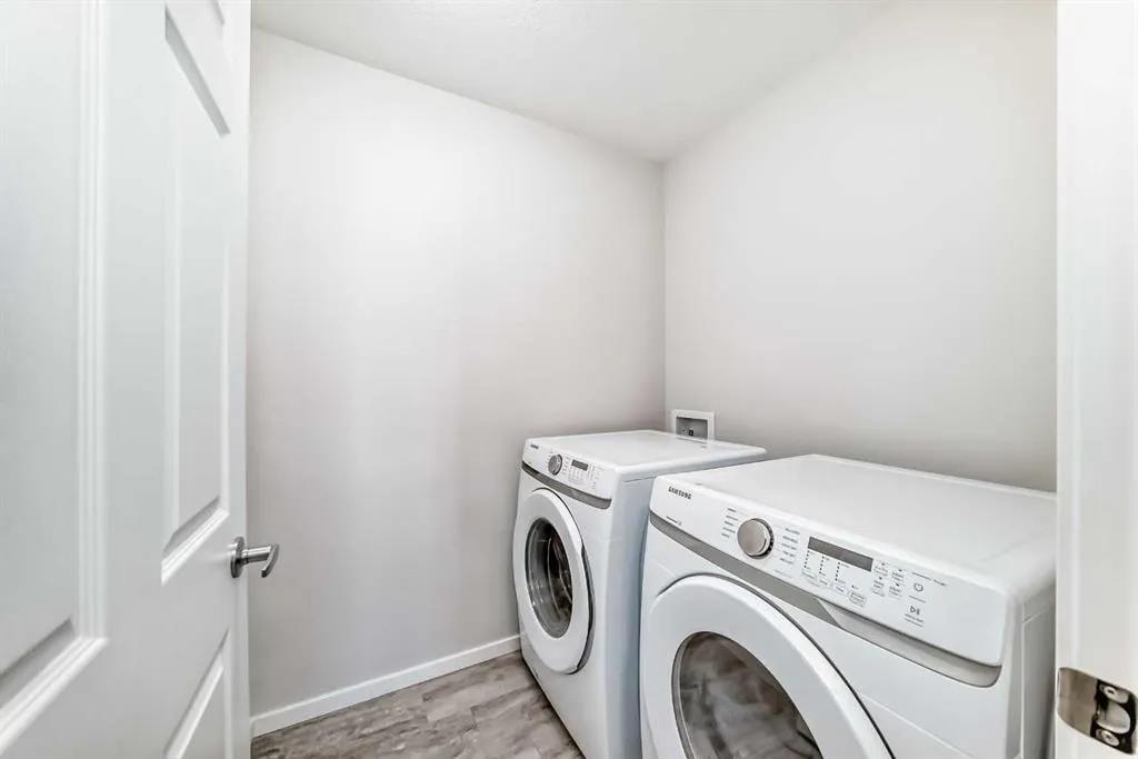 145 Yorkville Boulevard SW