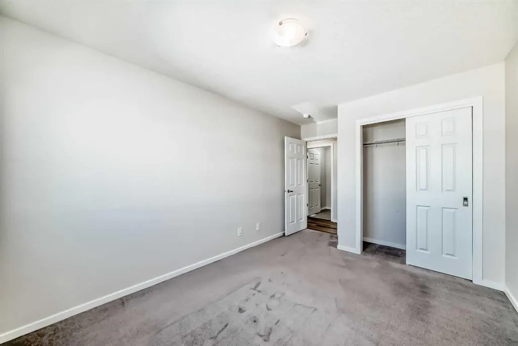 145 Yorkville Boulevard SW