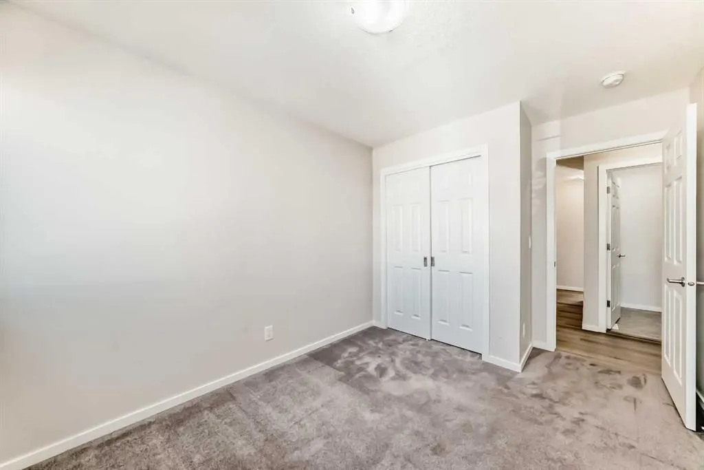 145 Yorkville Boulevard SW
