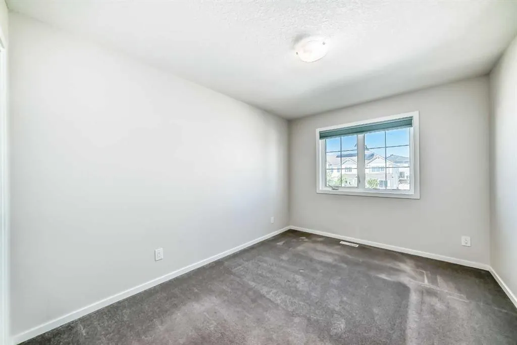 145 Yorkville Boulevard SW