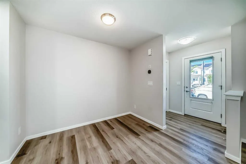 145 Yorkville Boulevard SW