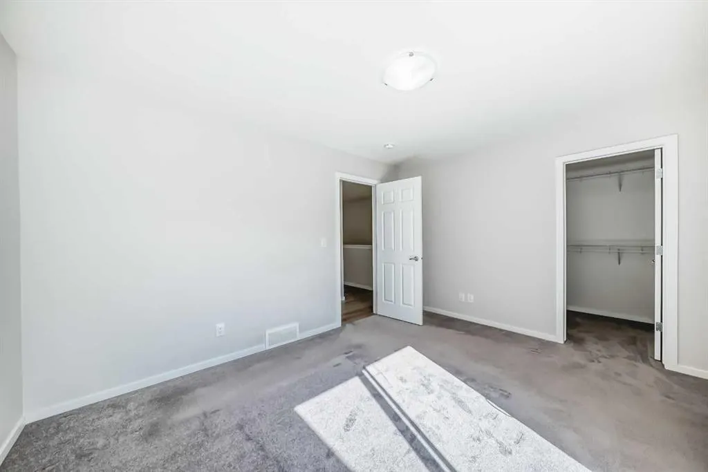 145 Yorkville Boulevard SW