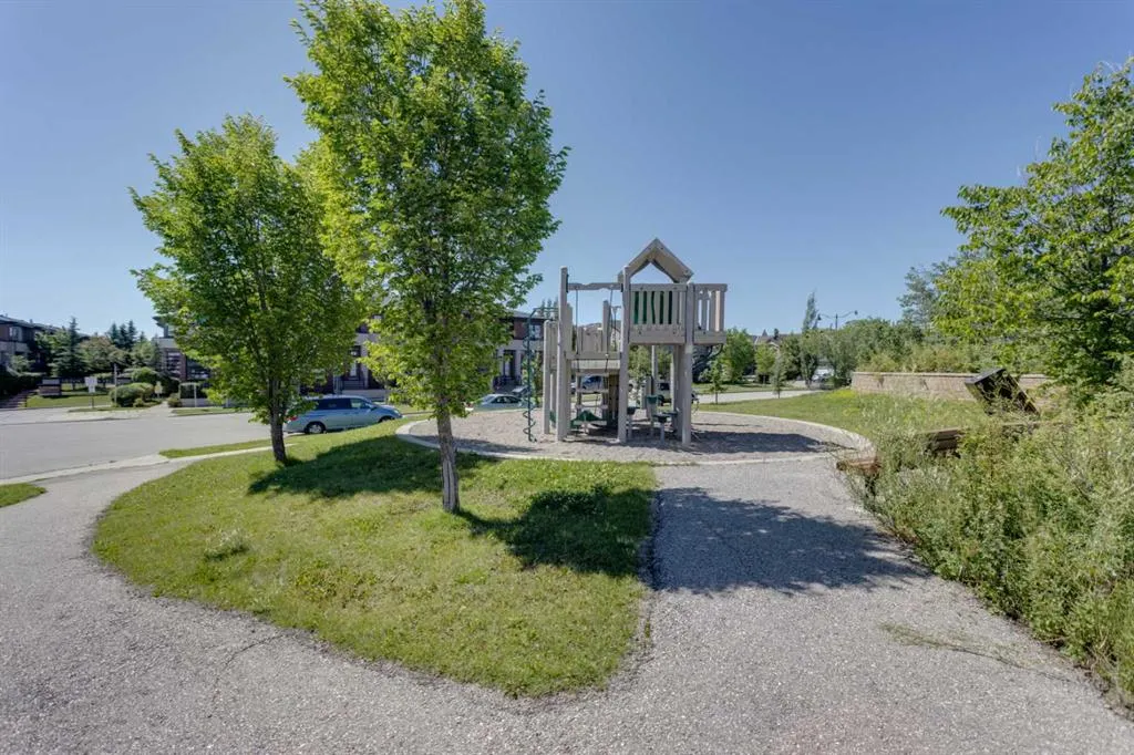 12 Aspen Hills Court SW