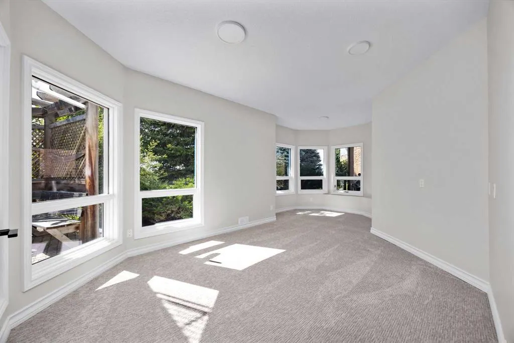 21 Douglas Woods Manor SE