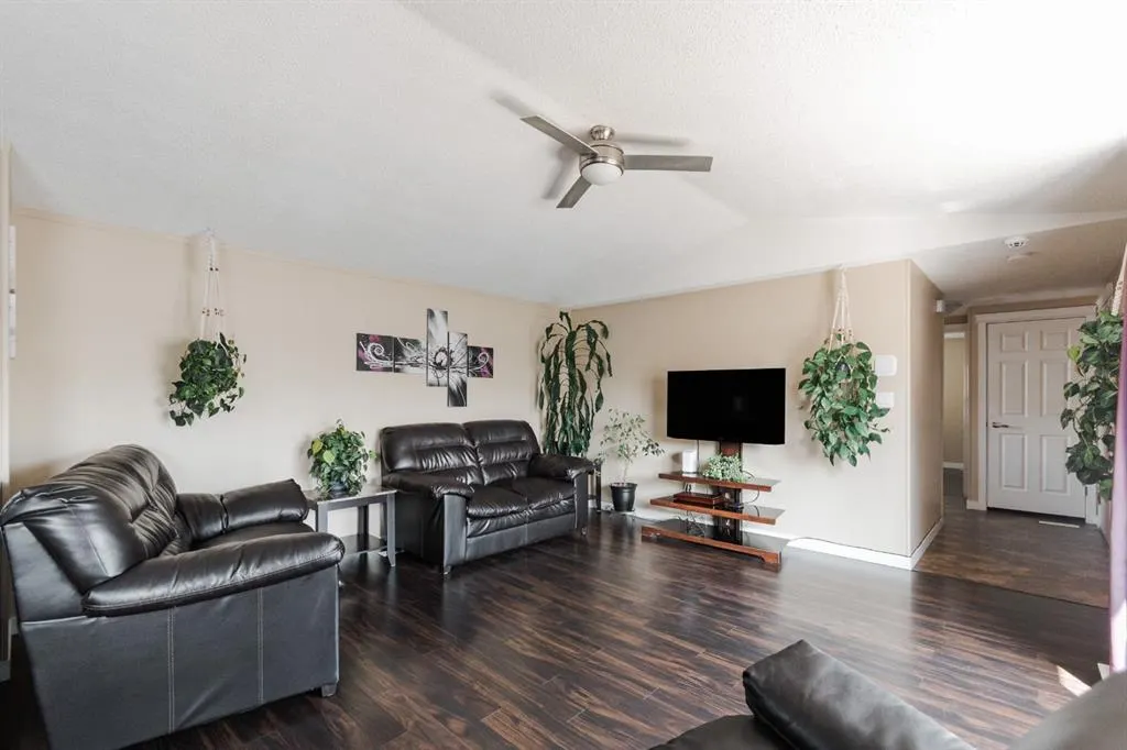 113 Mustang Road