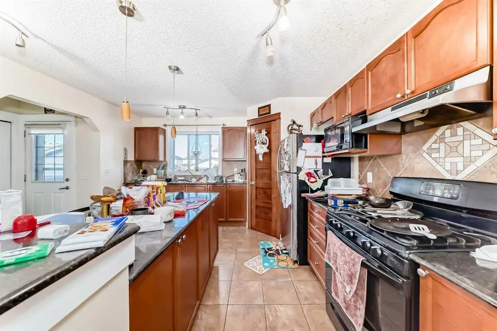307 Saddlebrook Way NE