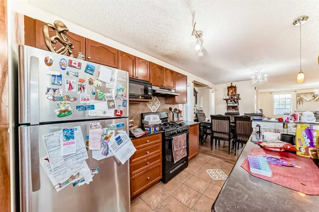 307 Saddlebrook Way NE