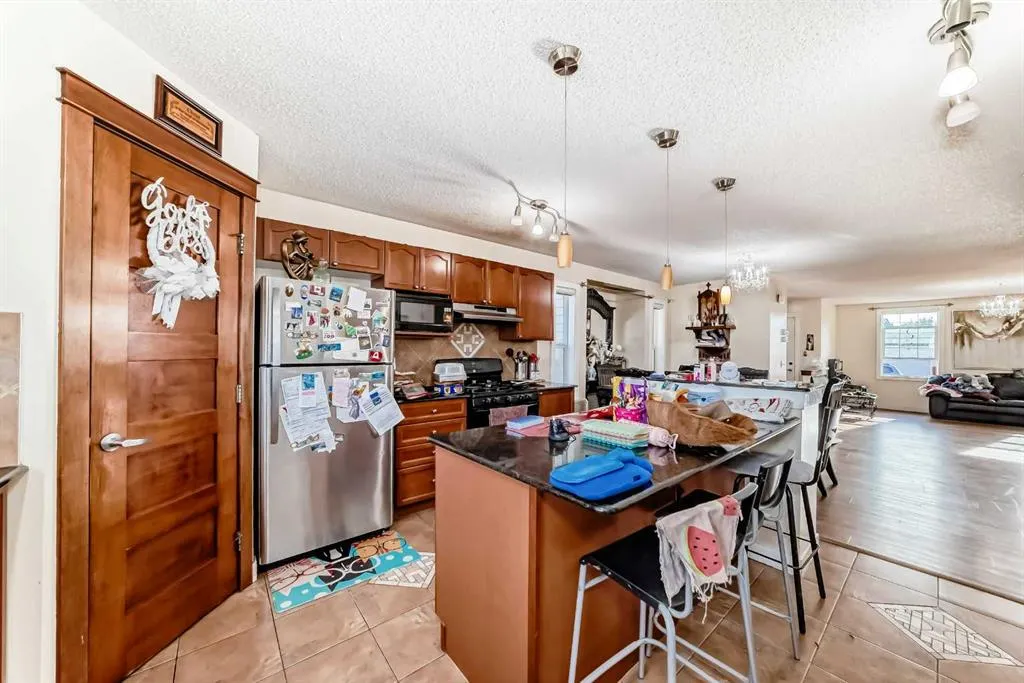 307 Saddlebrook Way NE