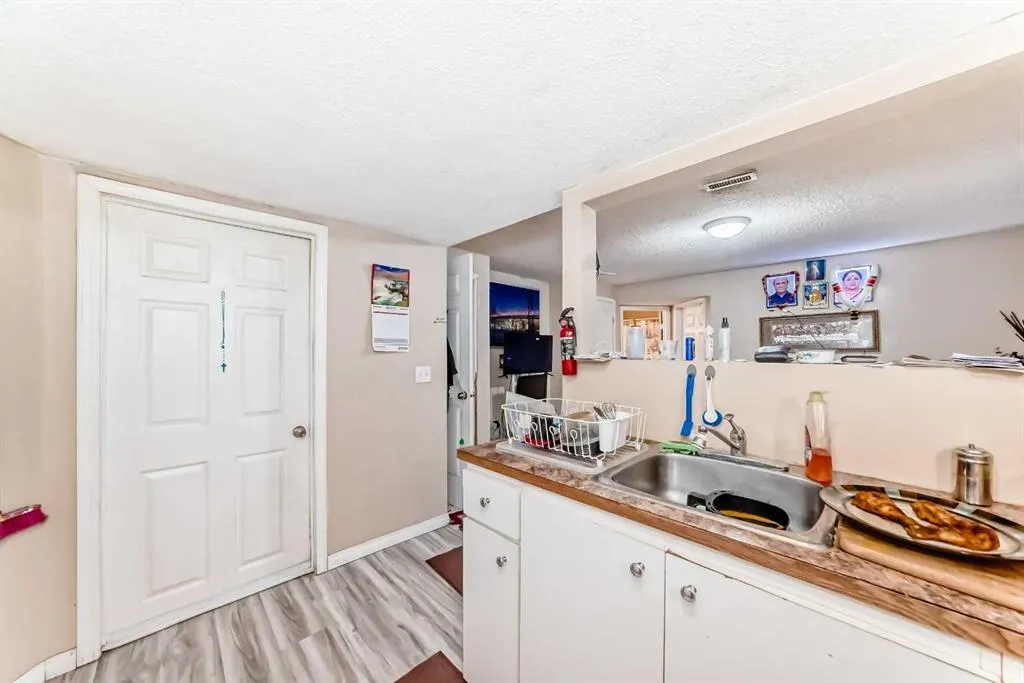 307 Saddlebrook Way NE