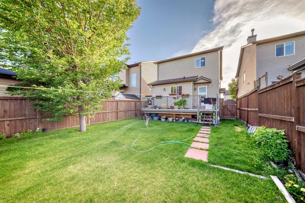 307 Saddlebrook Way NE