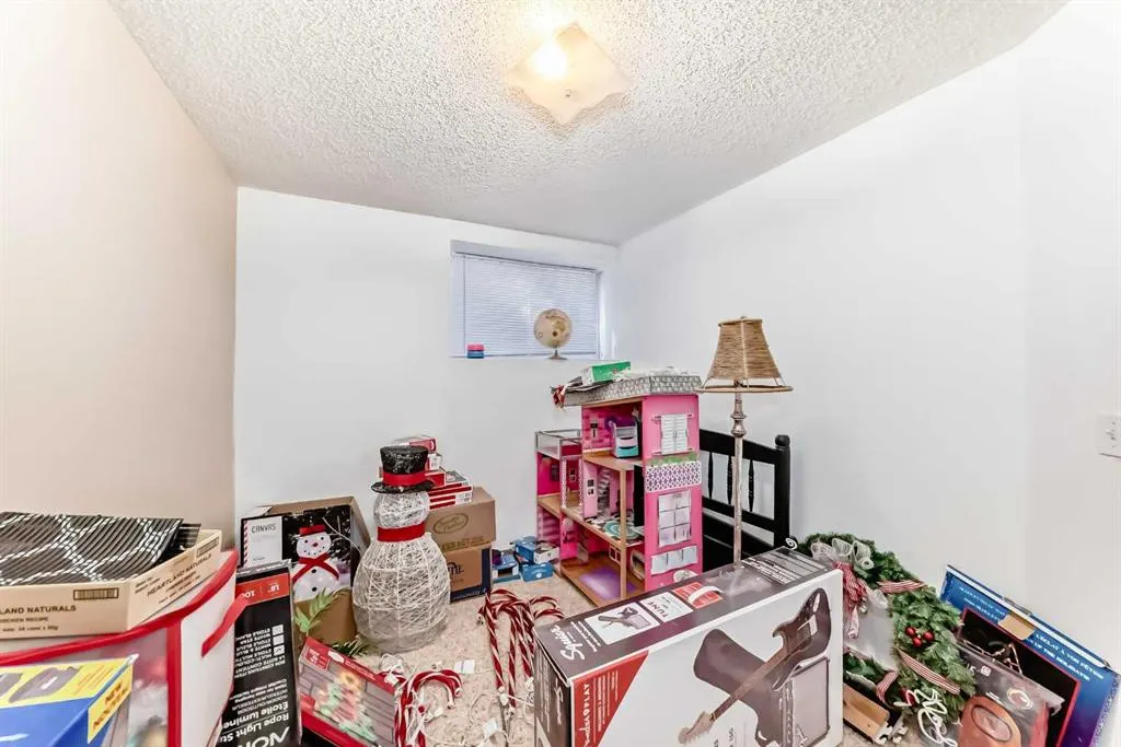 307 Saddlebrook Way NE