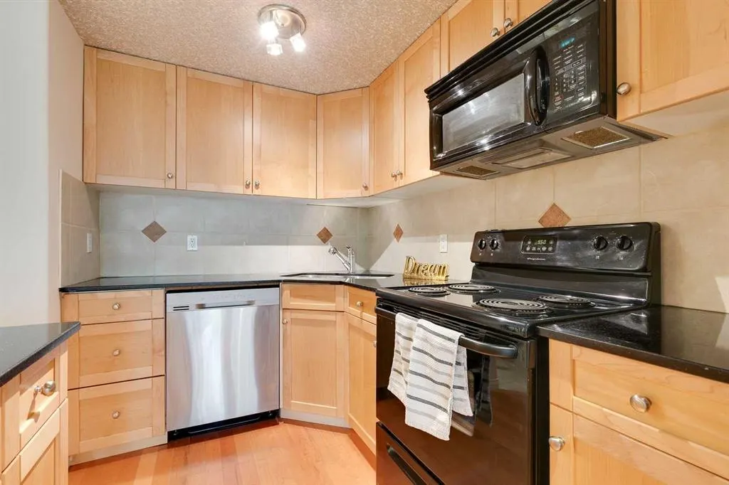 1424 22 Avenue SW, #104