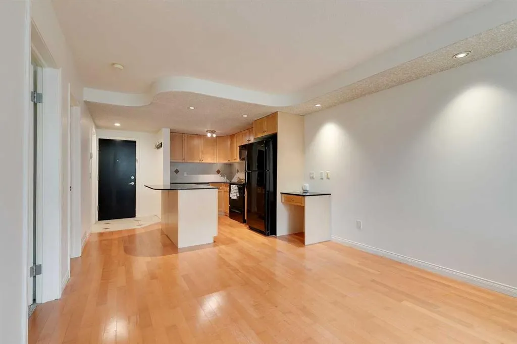 1424 22 Avenue SW, #104