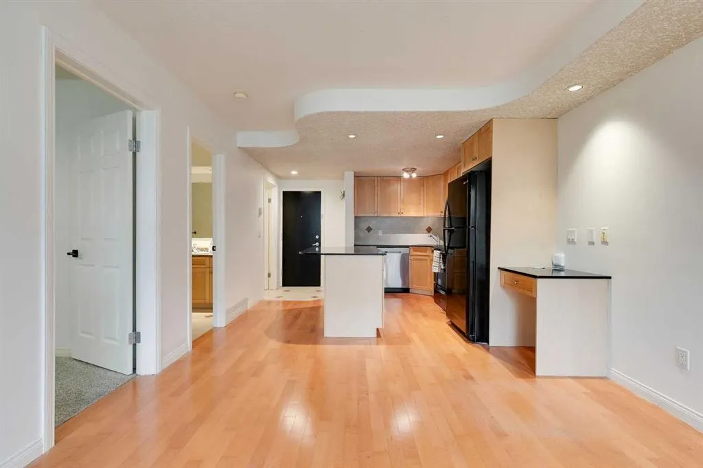 1424 22 Avenue SW, #104