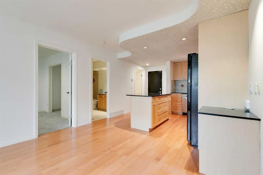 1424 22 Avenue SW, #104