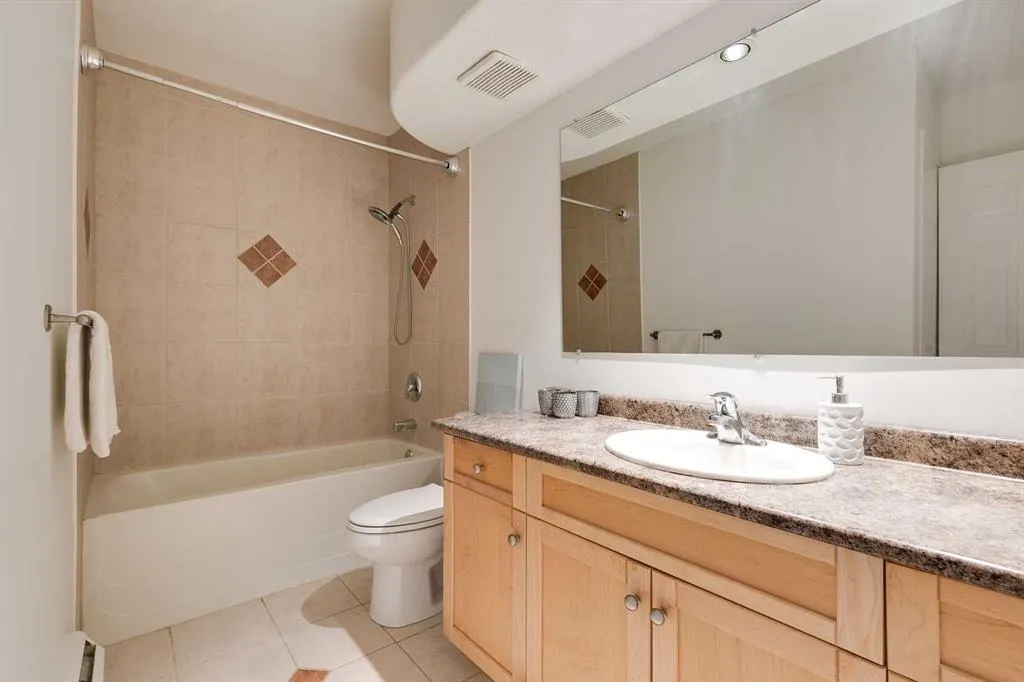 1424 22 Avenue SW, #104