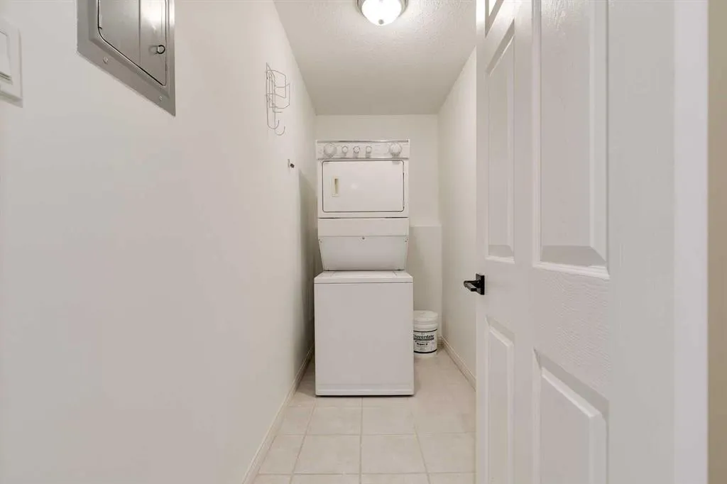 1424 22 Avenue SW, #104