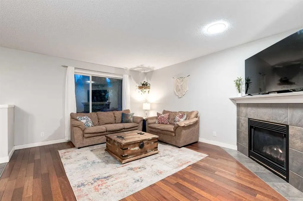 266 BRIDLEWOOD Circle SW
