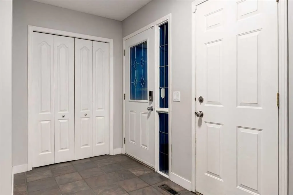 266 BRIDLEWOOD Circle SW