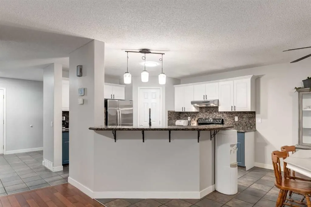 266 BRIDLEWOOD Circle SW