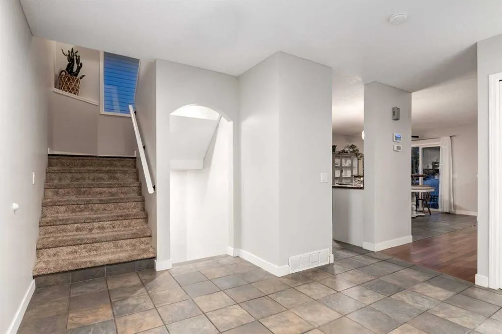 266 BRIDLEWOOD Circle SW