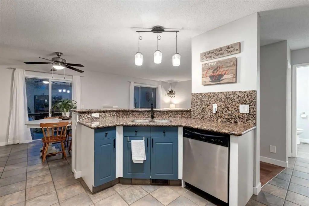 266 BRIDLEWOOD Circle SW