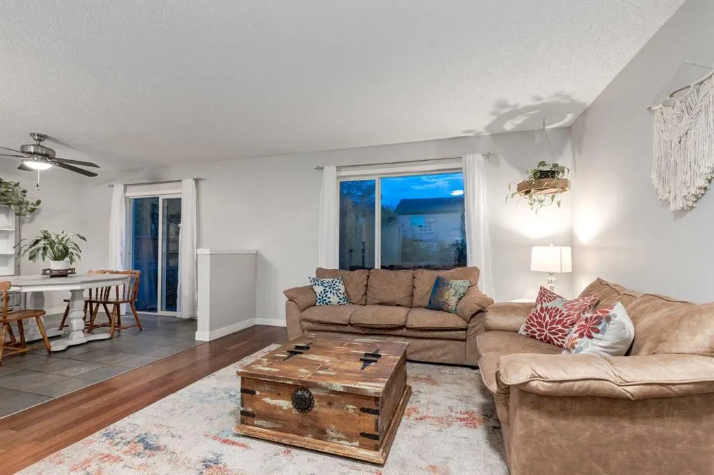 266 BRIDLEWOOD Circle SW