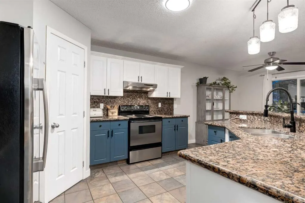 266 BRIDLEWOOD Circle SW