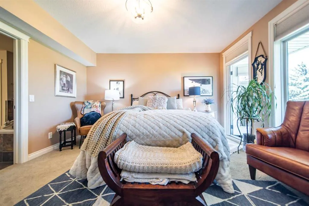 4 Hemlock Crescent SW, #205