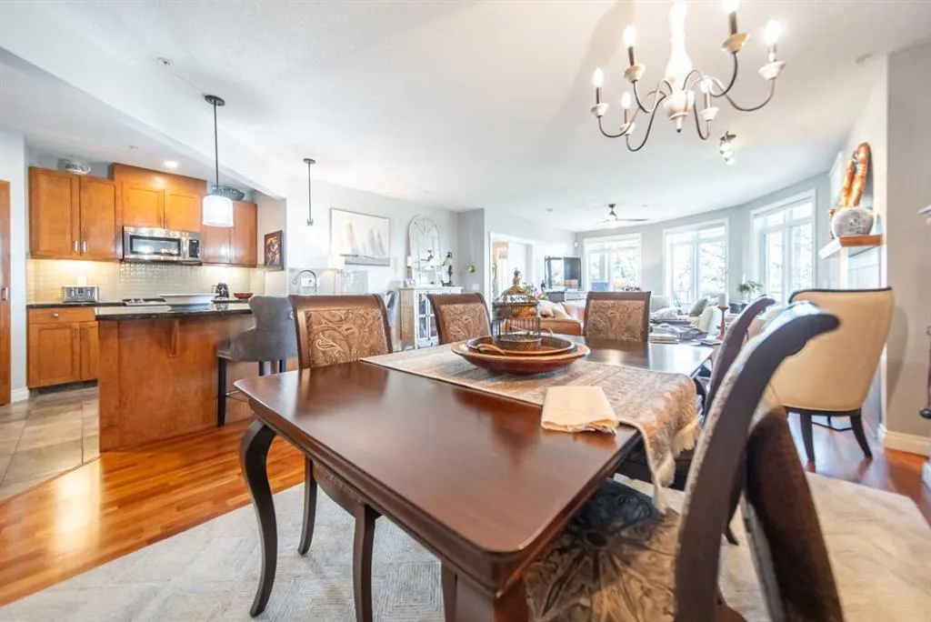 4 Hemlock Crescent SW, #205