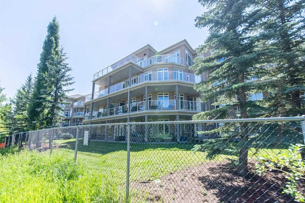 4 Hemlock Crescent SW, #205